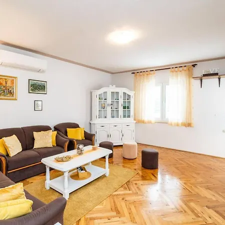 Apartment Nature View - Three Bedroom Apartment With Jacuzzi * Cibaca